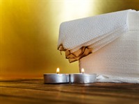 Shutterstock_1362761198_burning napkins_degošas salvetes.jpg