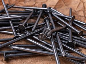 Shutterstock_1685759452_hobnails_naglas.jpg