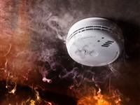 Shutterstock_2021875553_smoke detector_dūmu detektors.jpg