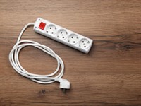 Shutterstock_2300010095_power strip with extension cord_pagarinātājs.jpg